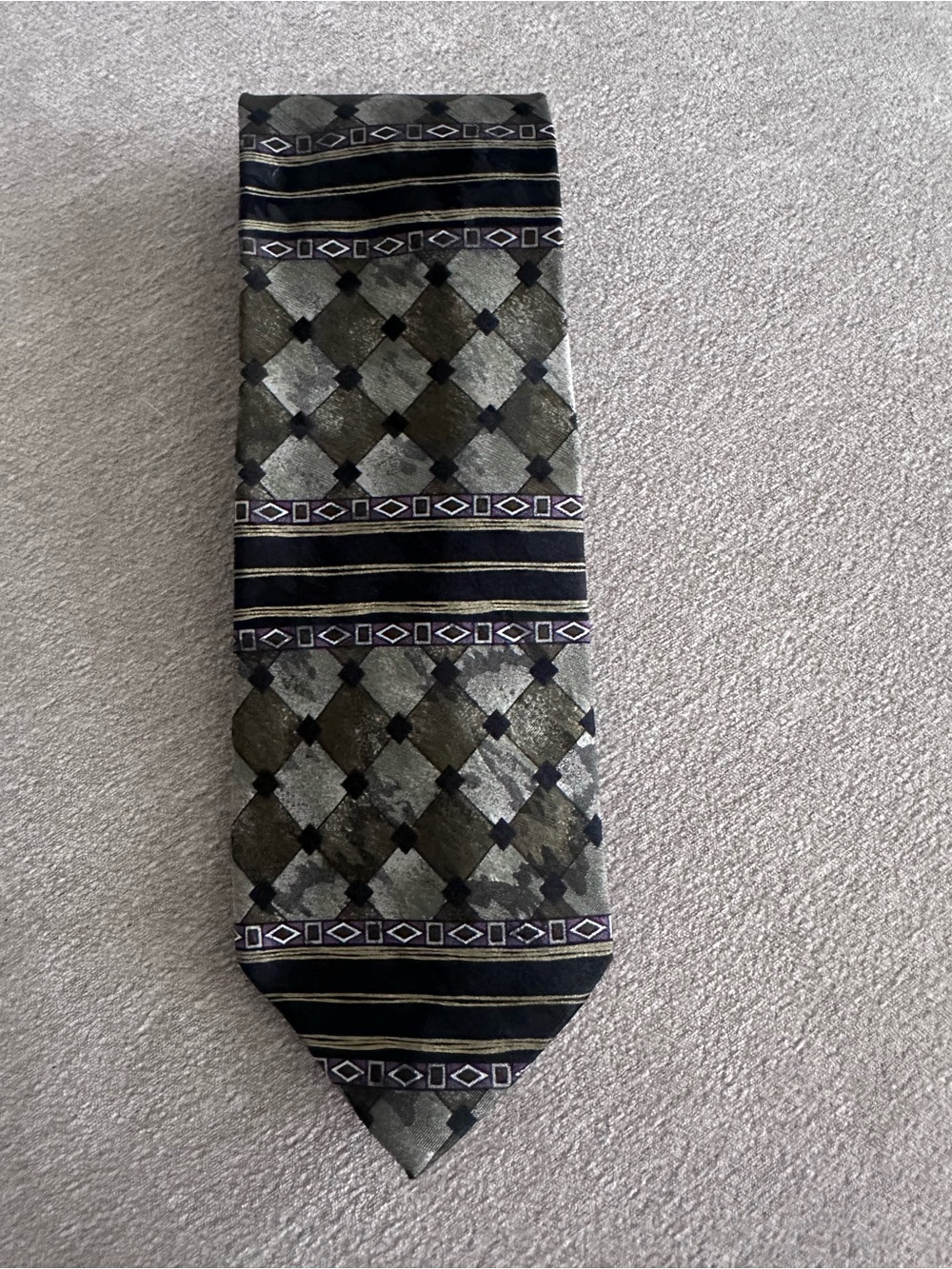 Today’s men Classic Olive and Black Geometric Men's Tie